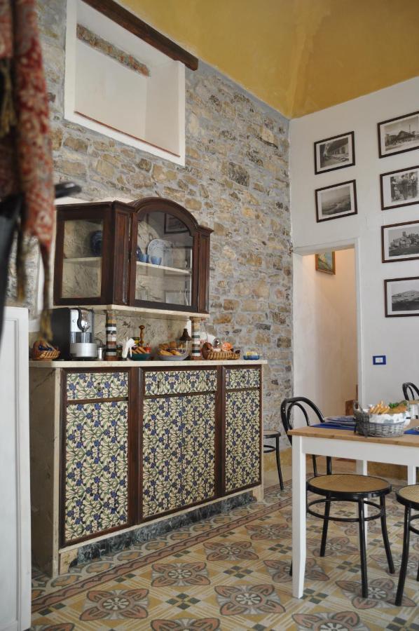 Case Bruno Residenze Tipiche Erice Exterior foto